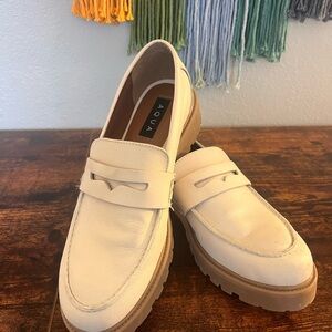 Aqua brand Cream Leather Platform Loafers with Tan Soles Size 9.5
